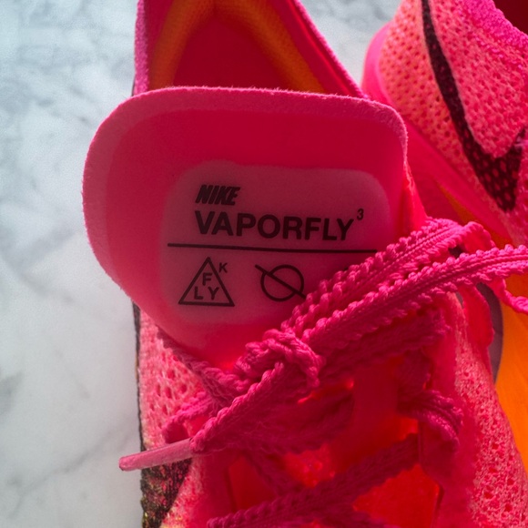 Nike Vaporfly 3
Women's Road Racing Shoes - Picture 10 of 12